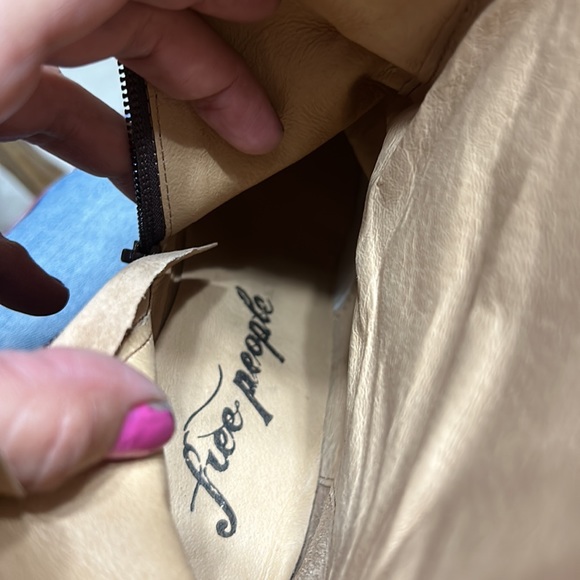 FREE PEOPLE 'RUBY SHINE' SNAKE PRINTEDLEATHER BOOTS 39.5 (9.5) - Picture 8 of 9